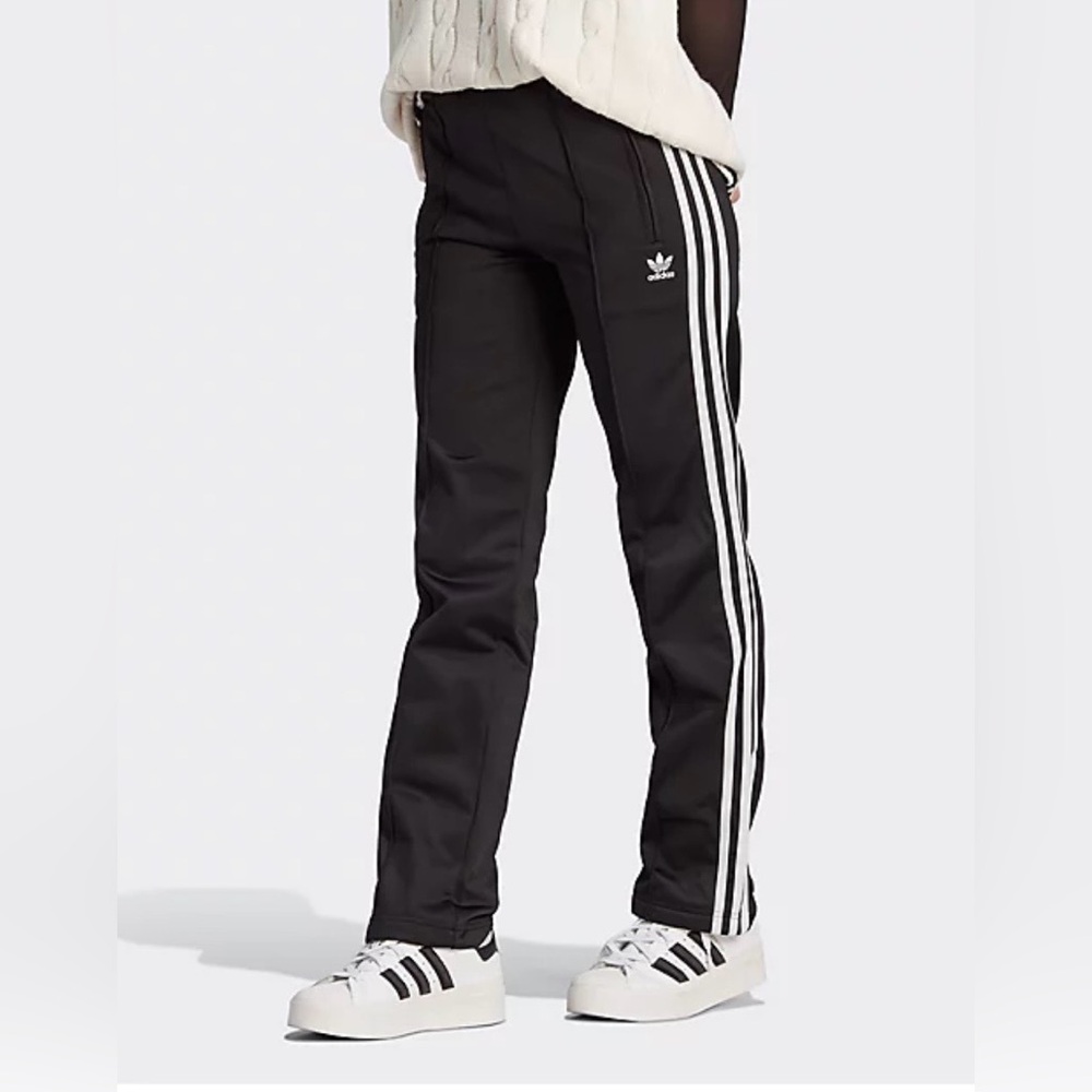 women’s adidas 3 stripe jogger track pants size s